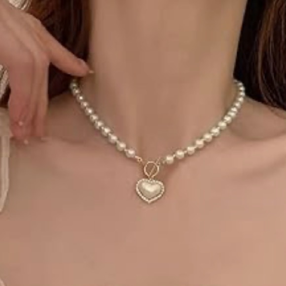 ❤️❤️❤️ - Faux Pearl necklace with heart - Picture 1 of 1